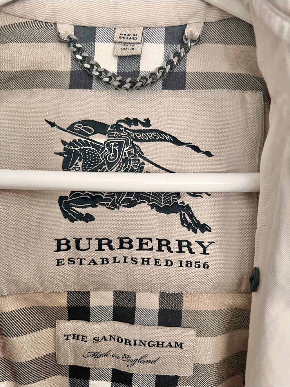 Burberry Heritage The Sandringham Chelsea Slim Fit Coat Size Medium - Picture 3 of 7